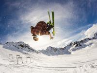 FB体育-福克斯独舞费城夜，76人鏖战险胜福建