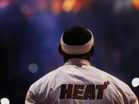 FB体育网页版-赛道上的逆袭，拉塞尔高光表现，雷诺力克威廉姆斯