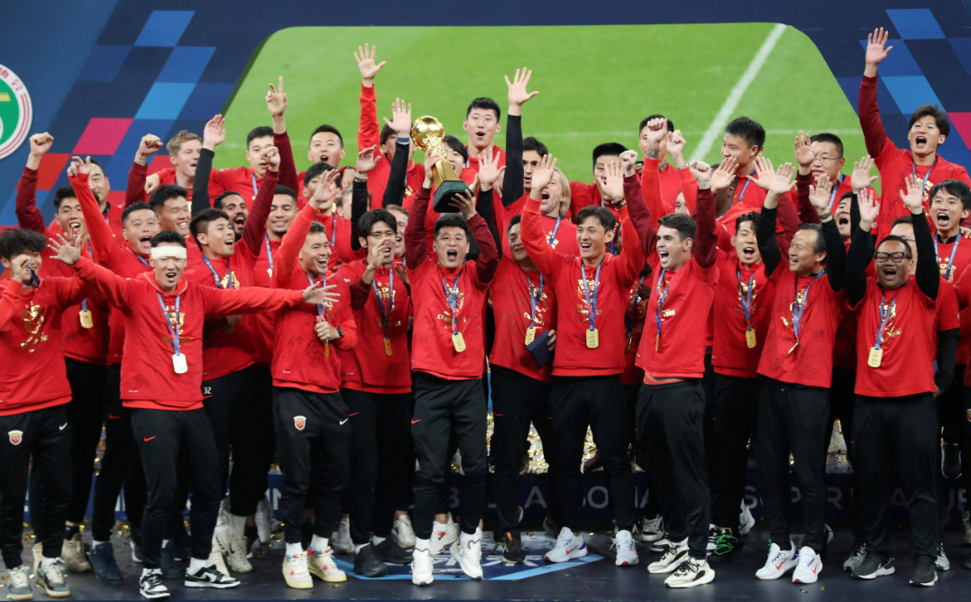 热门球队实力强劲，卫冕冠军争夺激烈的简单介绍