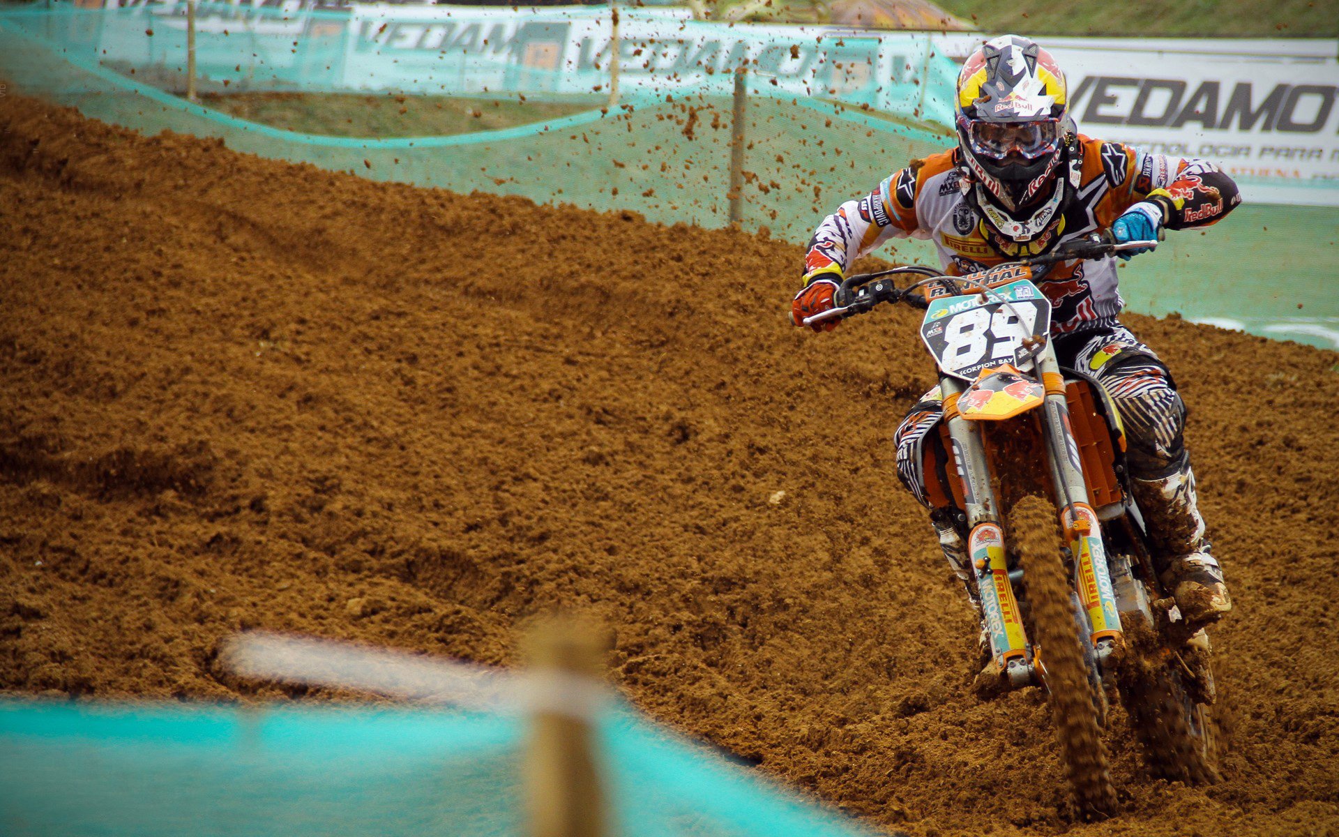 当本泽马将存在感拉满，克罗地亚人用冷雨浇熄了比利时的黄金黄昏