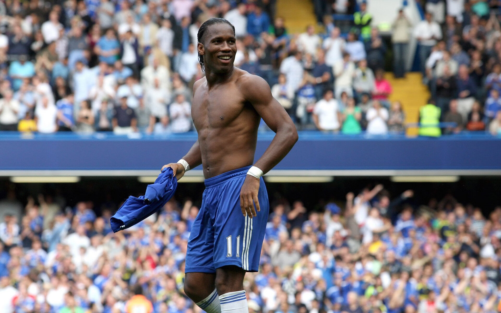 迈凯伦鏖战红牛二队，皮亚斯特里关键制胜，新生代对决改写赛道格局